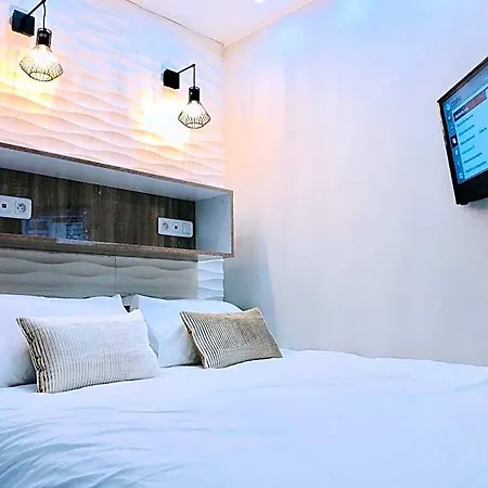 Luxe Monaco Love hotel 2*